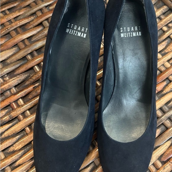 Stuart Weitzman navy suede  Women's Heels in size 7.5 Only worn a few times ! - Picture 12 of 16